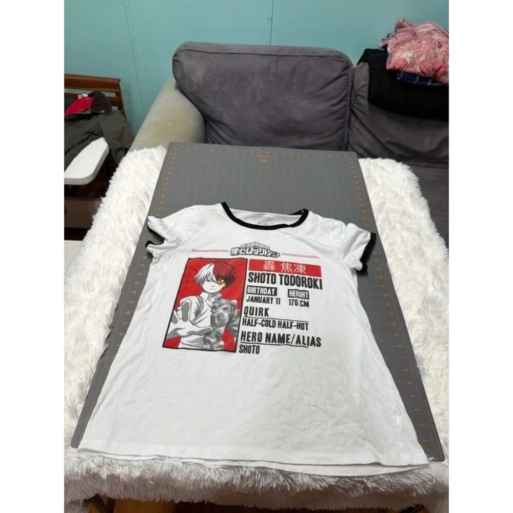 My hero academia xl top has pilling on the back